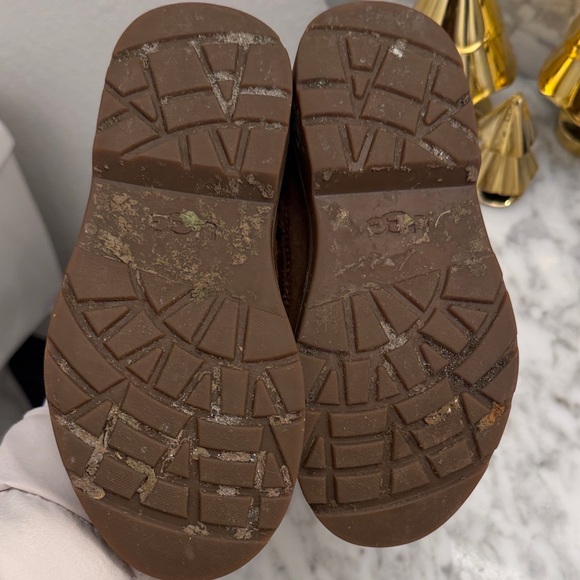 UGG Kids Brown Boots with Red Checkered Laces - Picture 6 of 6